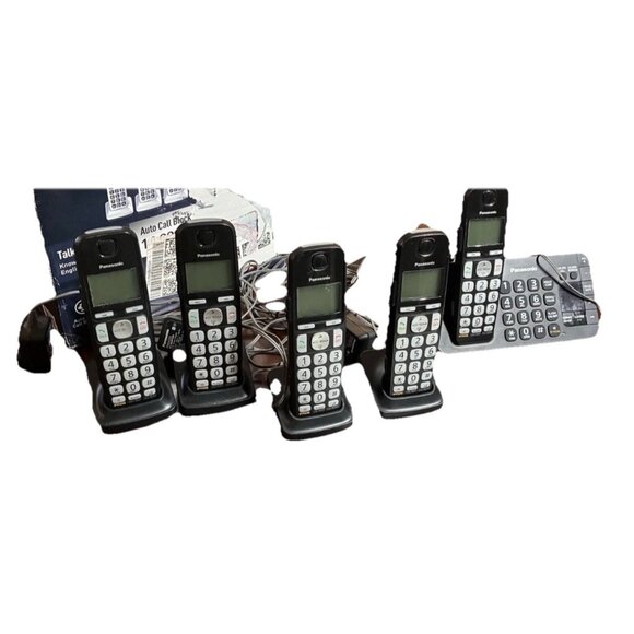 Panasonic KX-TGE440 Cordless Landline Phone System Base + 5 Handsets Vintage - Picture 1 of 3